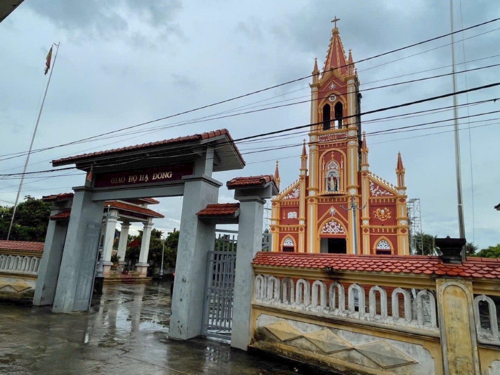 Cung cấp sơn cho công trình nhà thờ