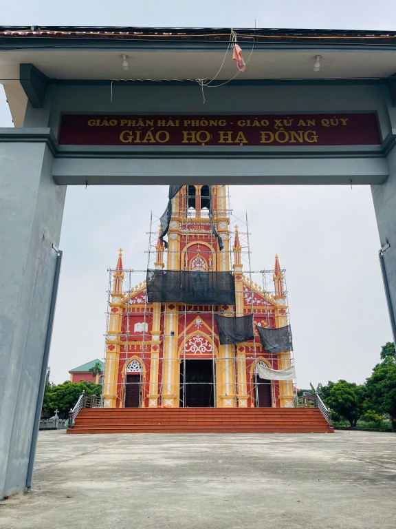 Cung cấp sơn cho công trình nhà thờ
